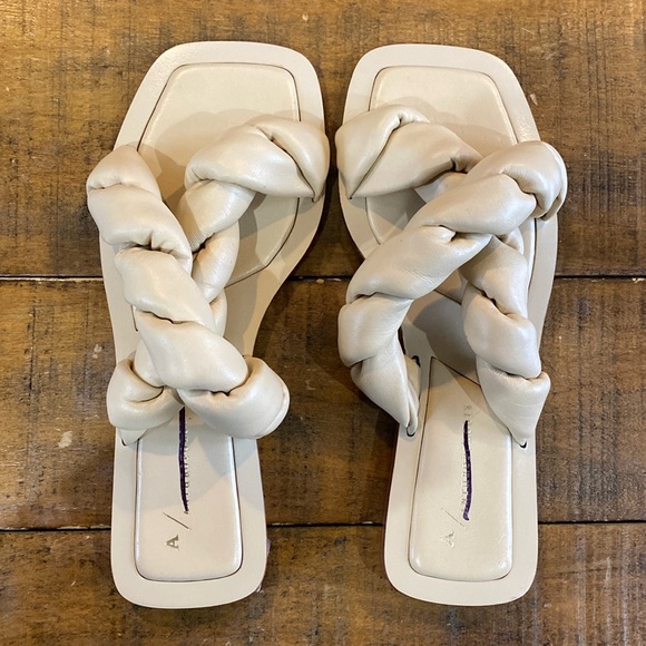 Anthropologie puffed twisted slides - Picture 2 of 4